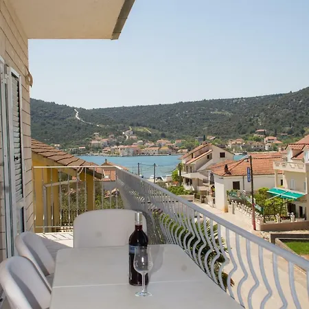 Aqua * Vinišće